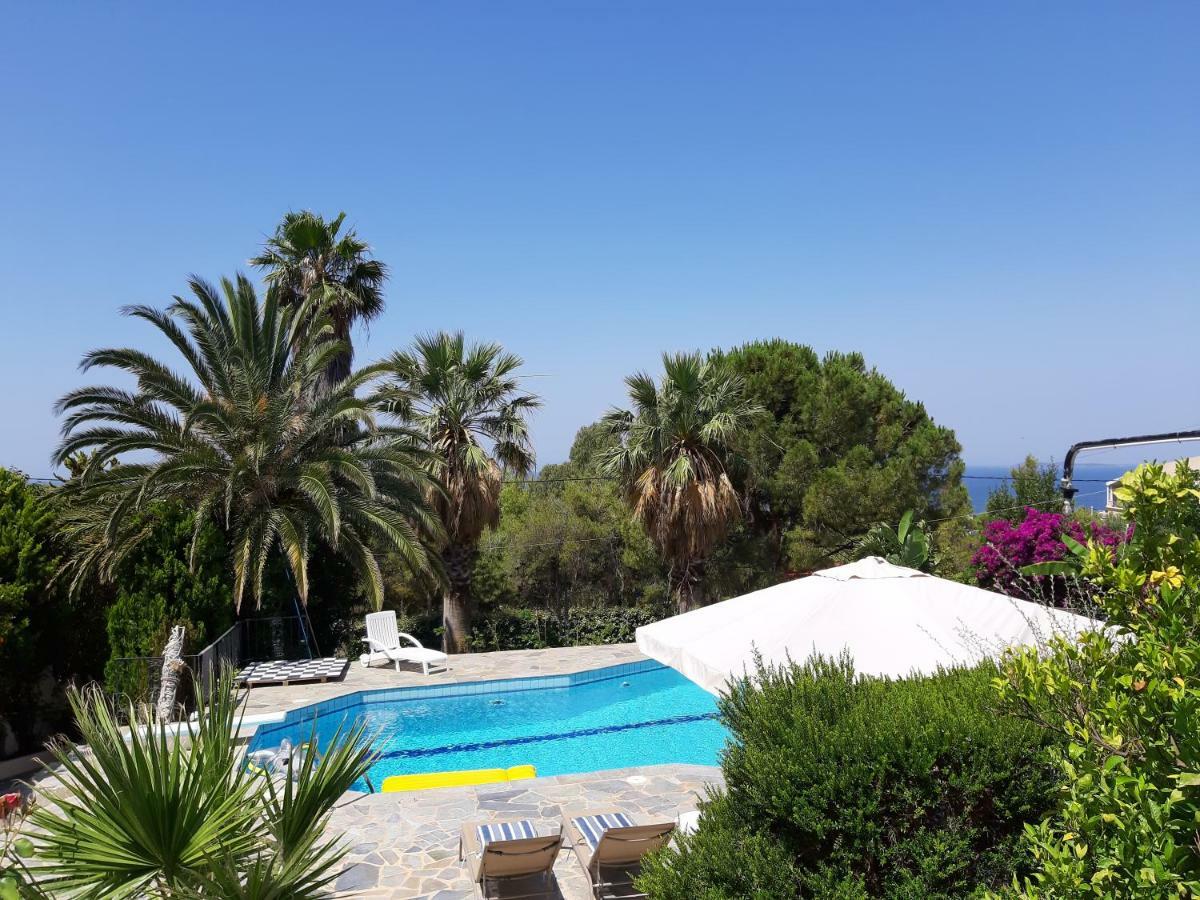 Villa Suites Lagonisi Luxury Esterno foto